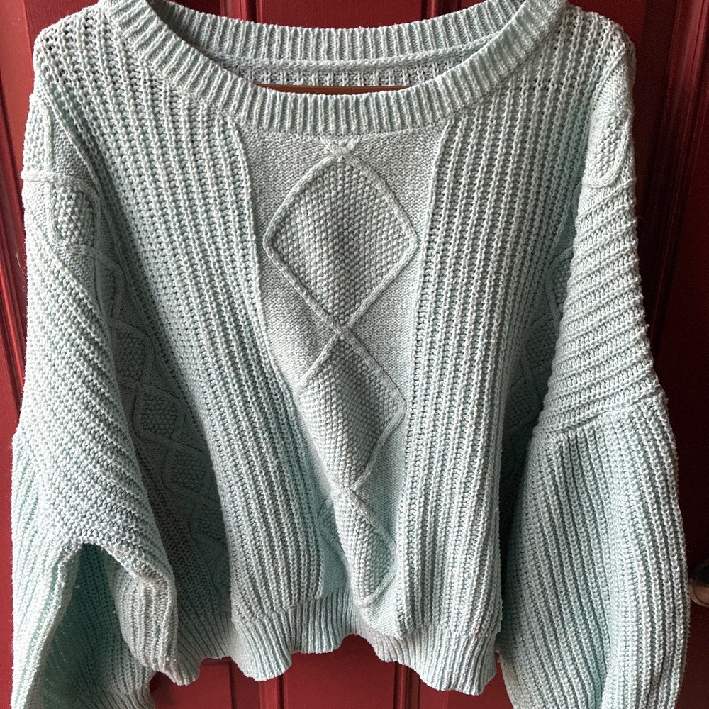 Cable Knit Cropped Sweater